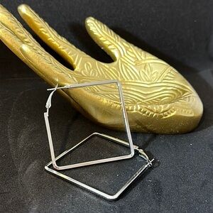 5/$20 silver square‎ earrings